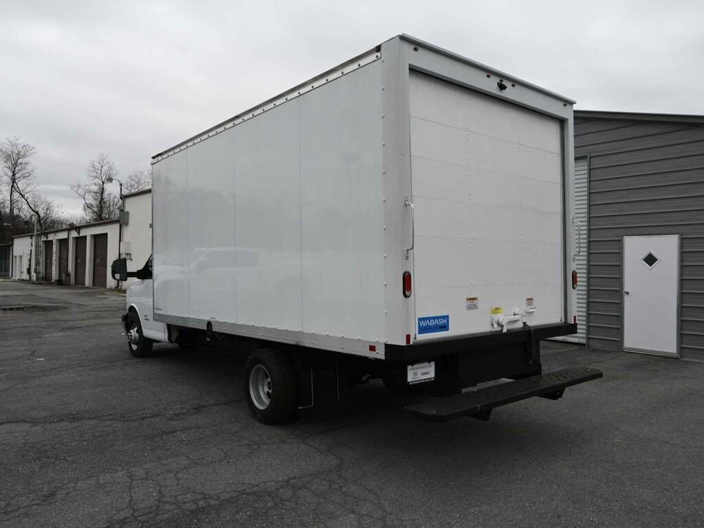 2023 GMC Savana Cutaway 4500 Van