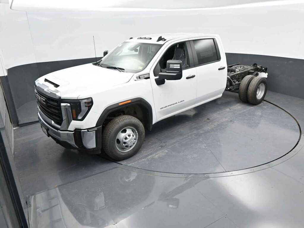 2025 GMC Sierra 3500HD Chassis Pro