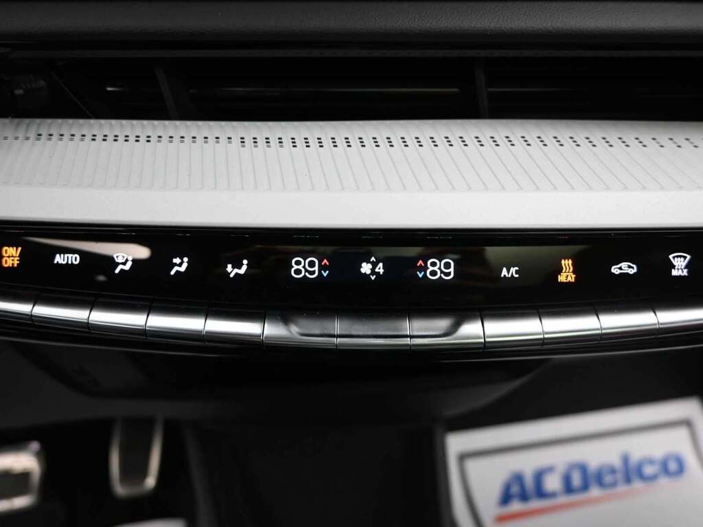 2025 Cadillac OPTIQ Sport 2 AWD