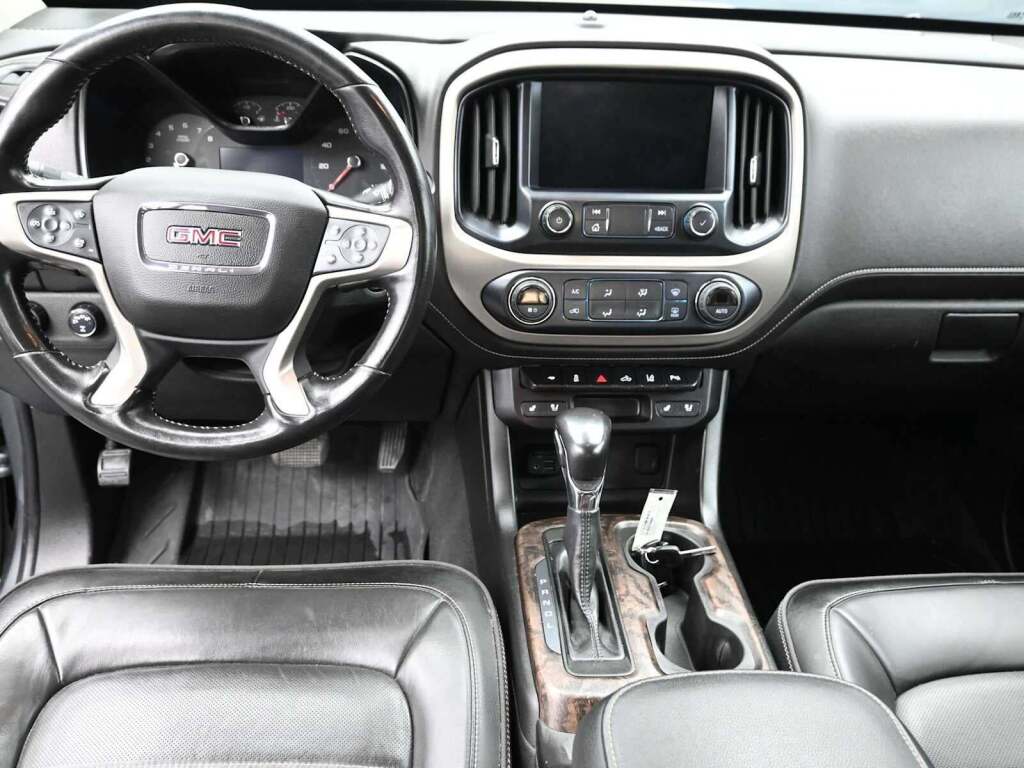 2022 GMC Canyon 4WD Crew Cab Short Box Denali