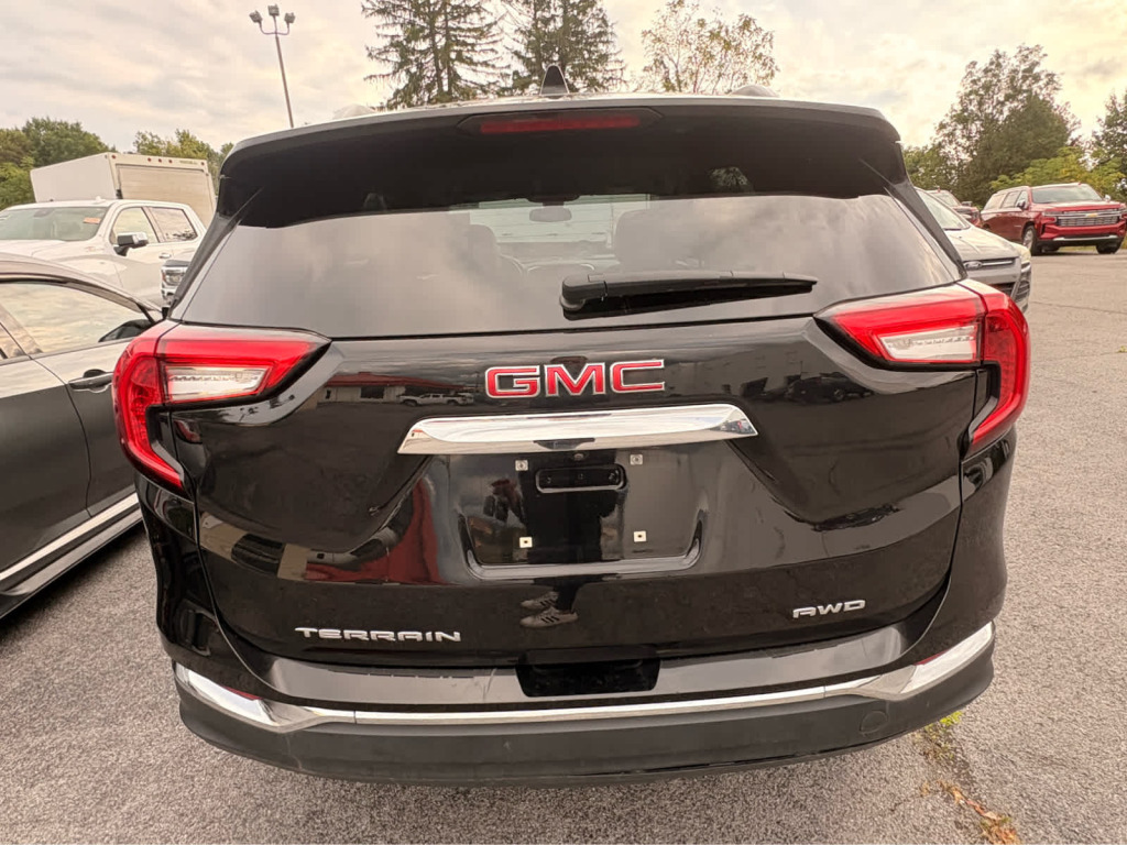2024 GMC Terrain AWD SLT