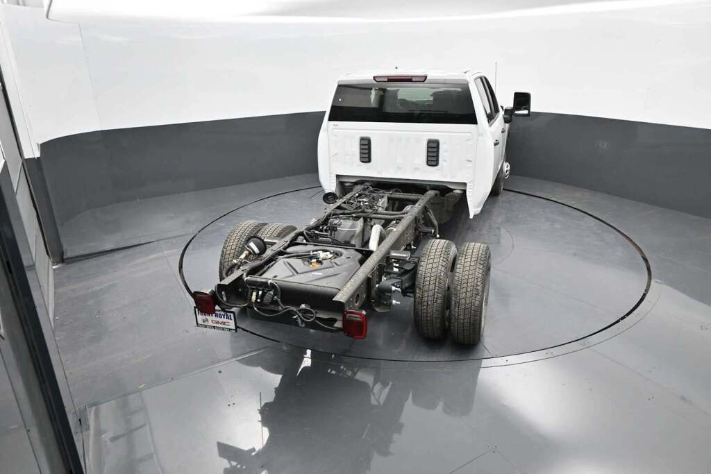 2025 GMC Sierra 3500HD Chassis Pro
