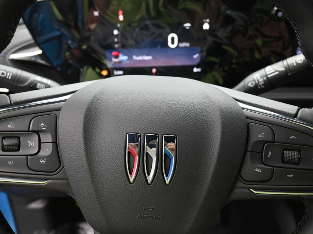 2025 Buick Envista Sport Touring FWD