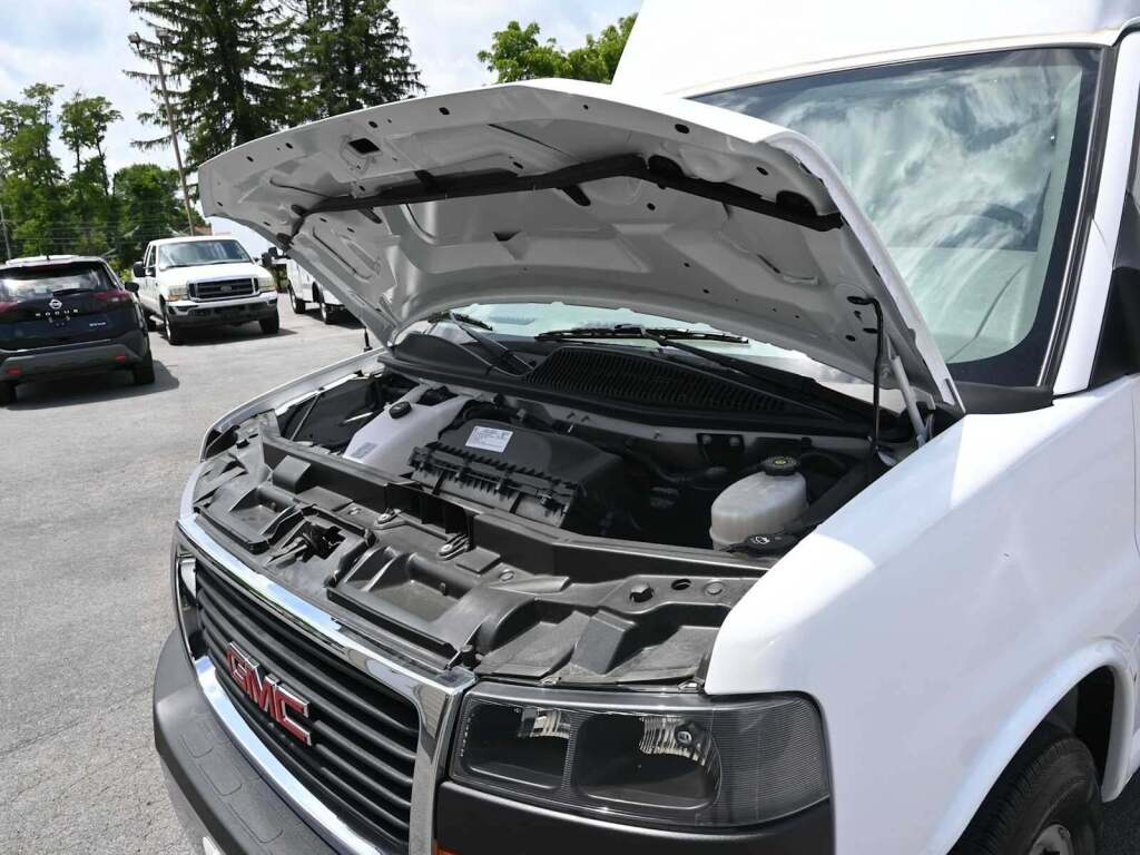 2023 GMC Savana Cutaway Work Van