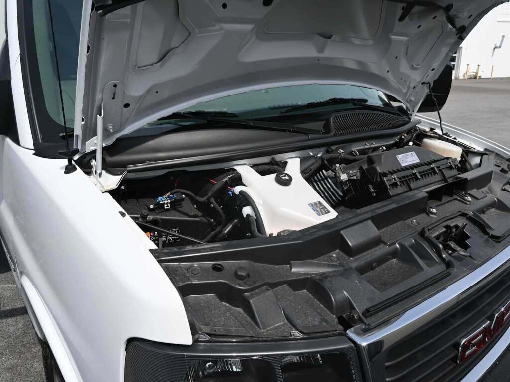 2023 GMC Savana Cutaway 4500 Van