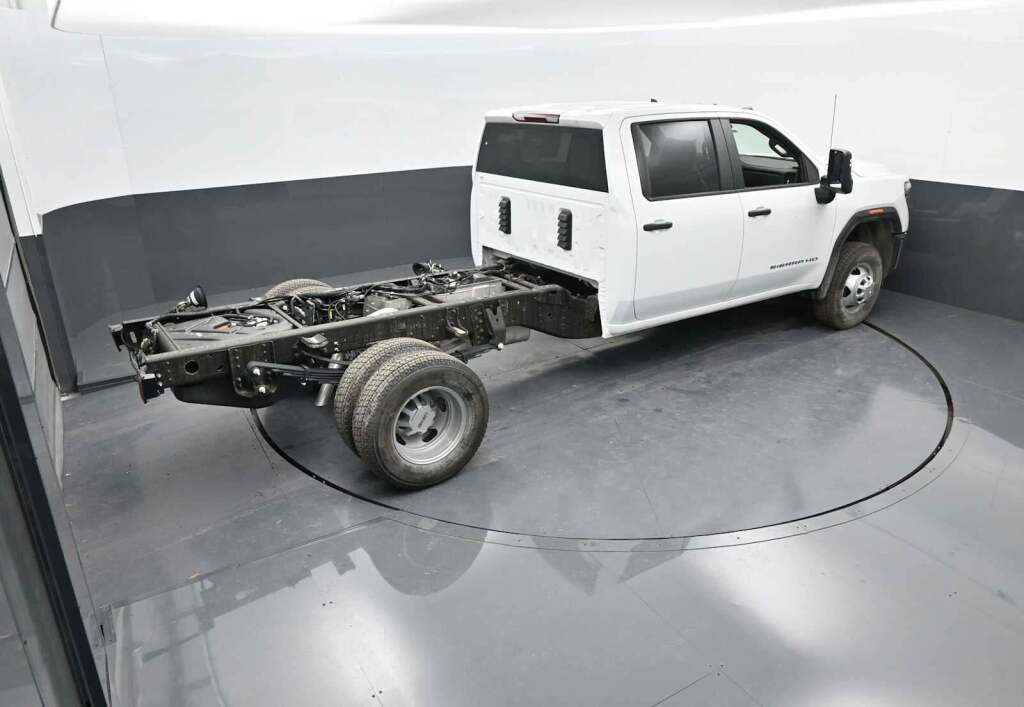 2025 GMC Sierra 3500HD Chassis Pro