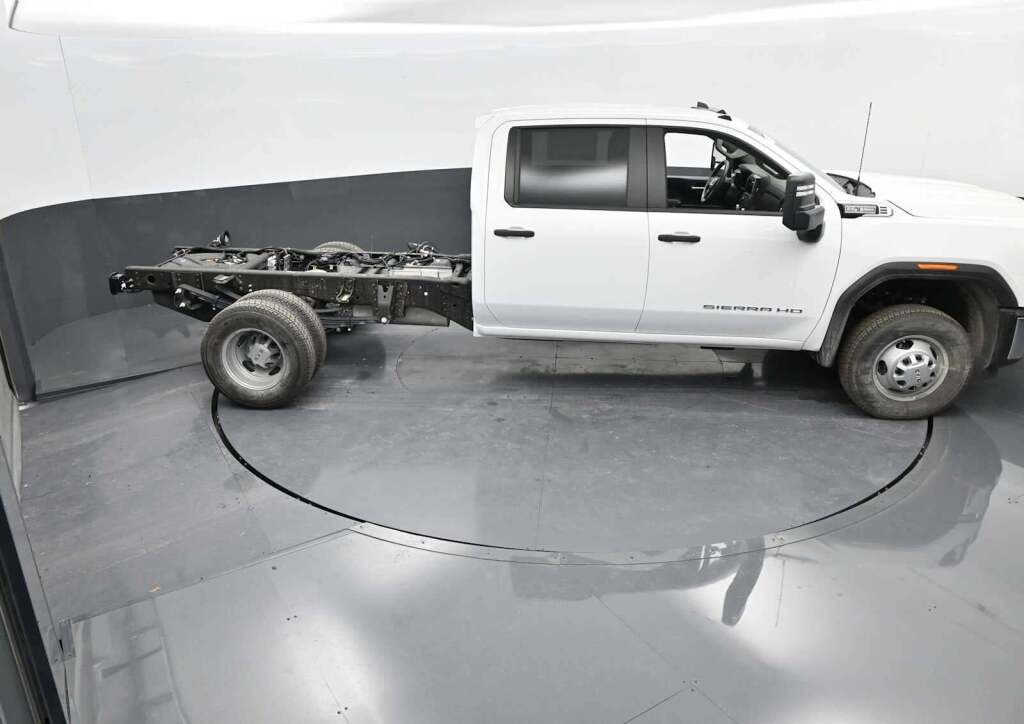 2025 GMC Sierra 3500HD Chassis Pro