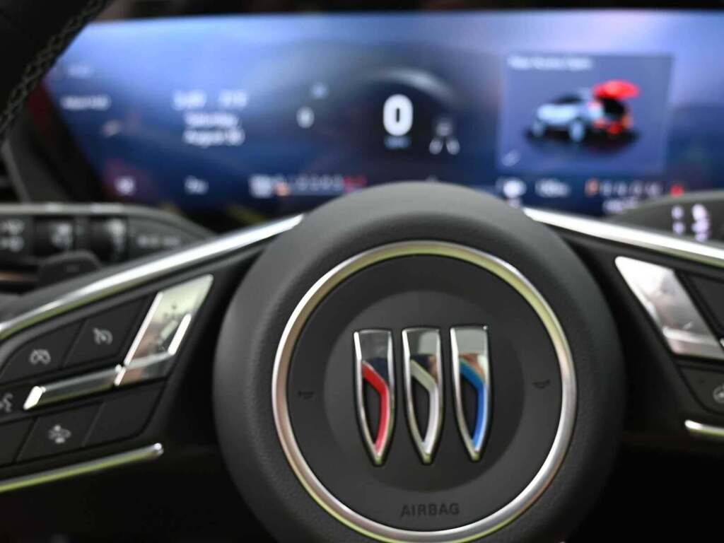 2025 Buick Envision Sport Touring AWD