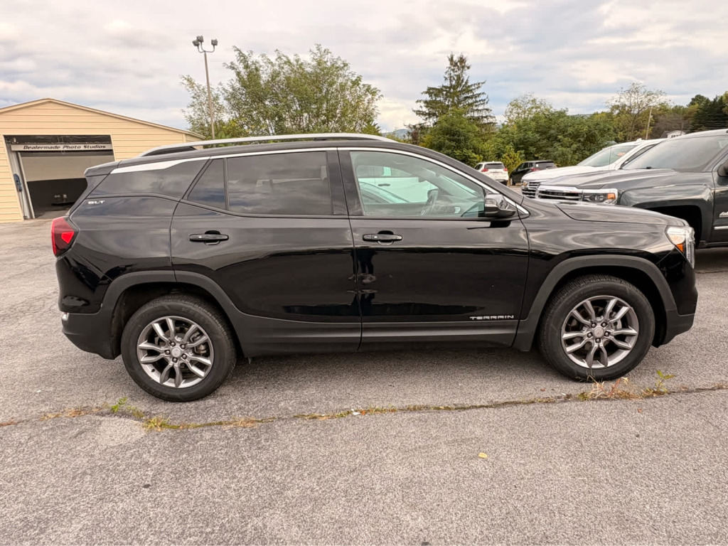 2024 GMC Terrain AWD SLT