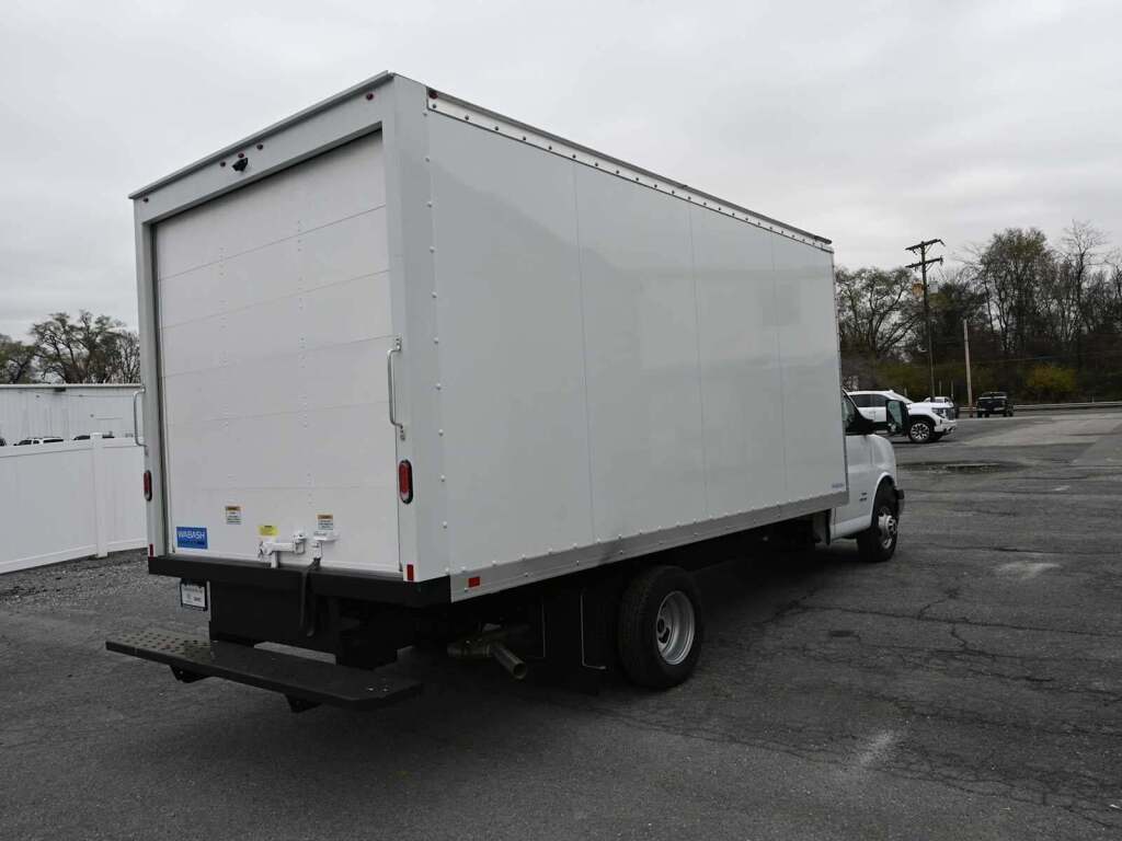 2023 GMC Savana Cutaway 4500 Van