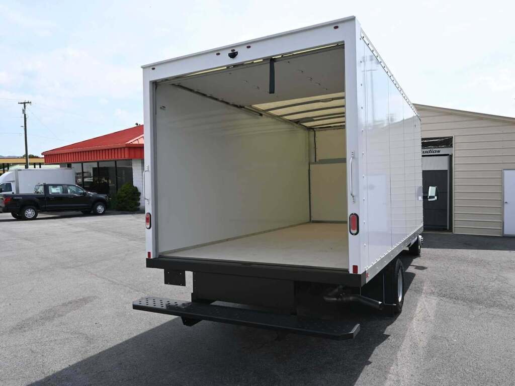 2023 GMC Savana Cutaway 4500 Van