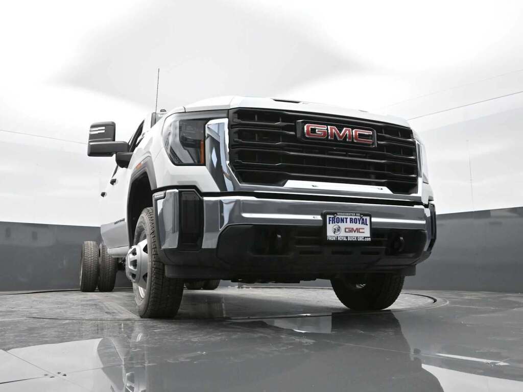 2025 GMC Sierra 3500HD Chassis Pro