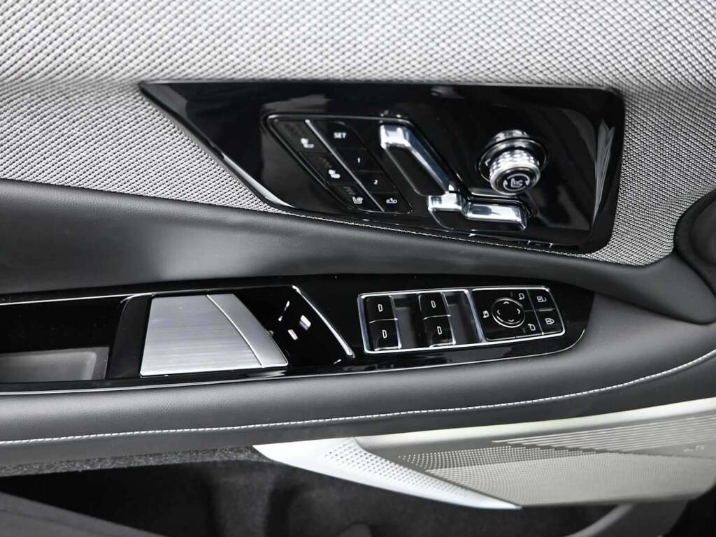 2025 Cadillac OPTIQ Sport 2 AWD