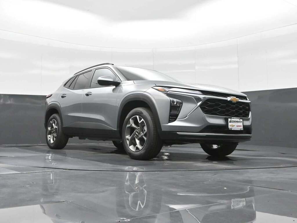 2025 Chevrolet Trax FWD LT