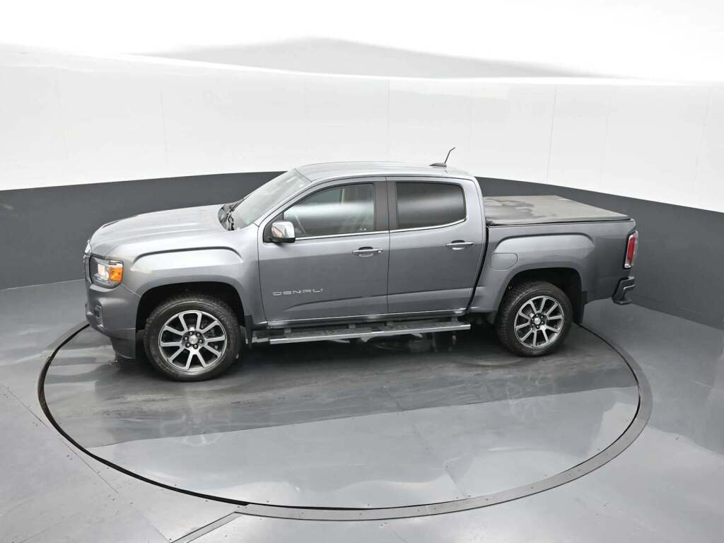 2022 GMC Canyon 4WD Crew Cab Short Box Denali