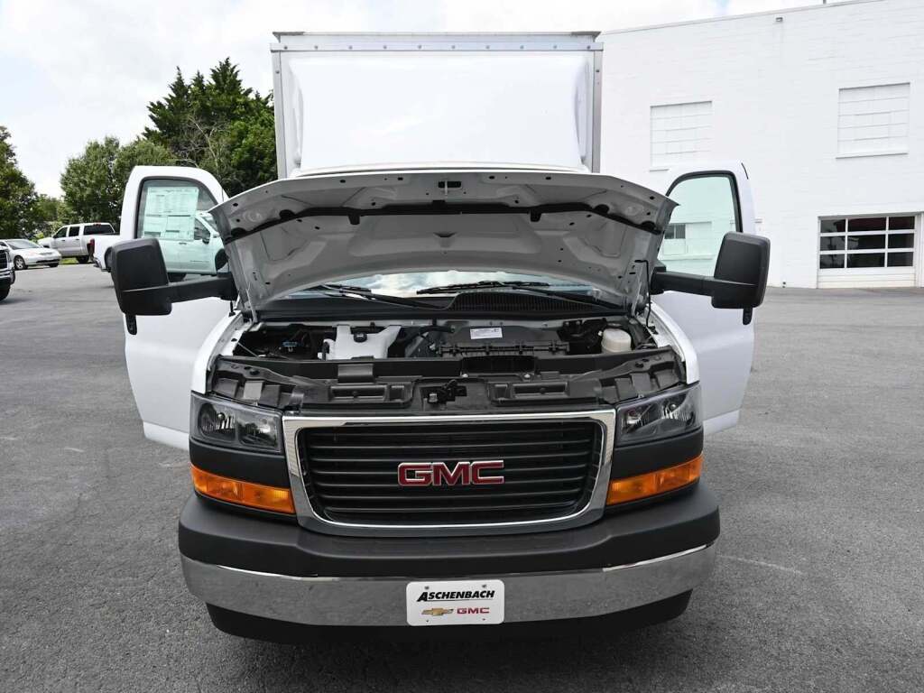 2023 GMC Savana Cutaway Work Van