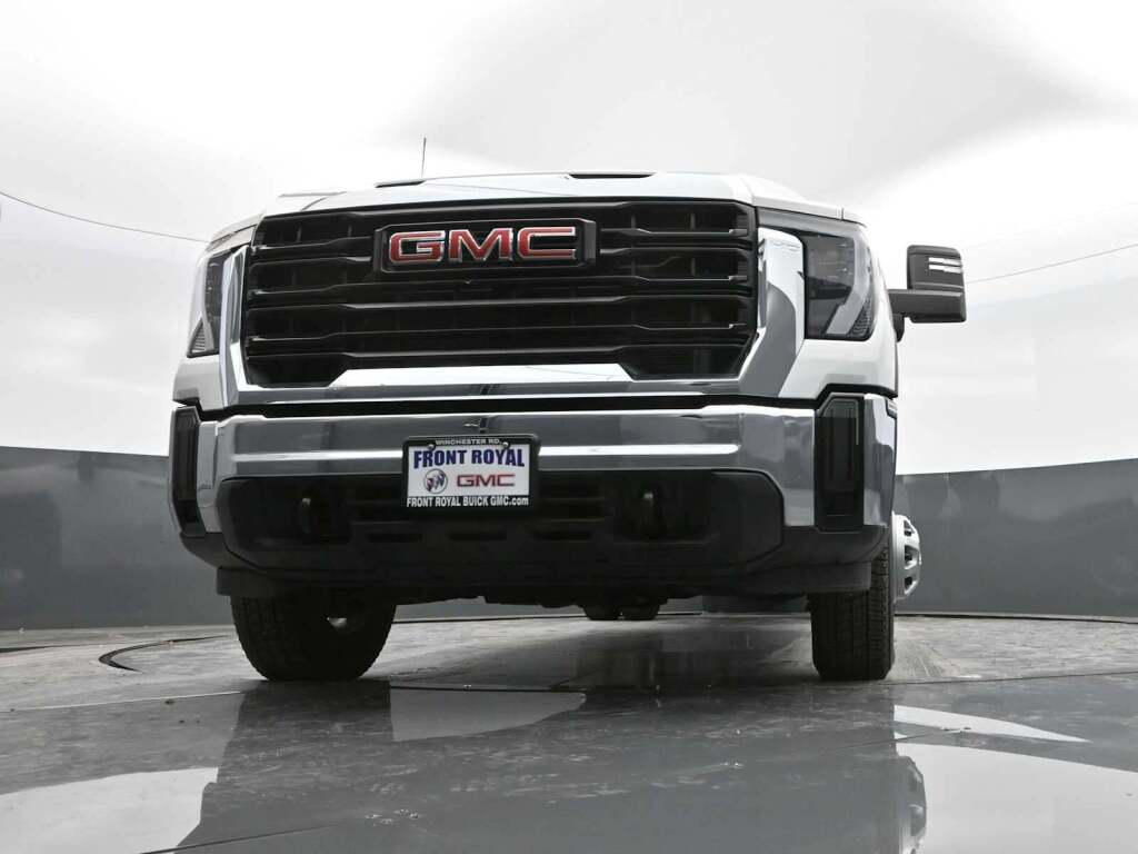 2025 GMC Sierra 3500HD Chassis Pro