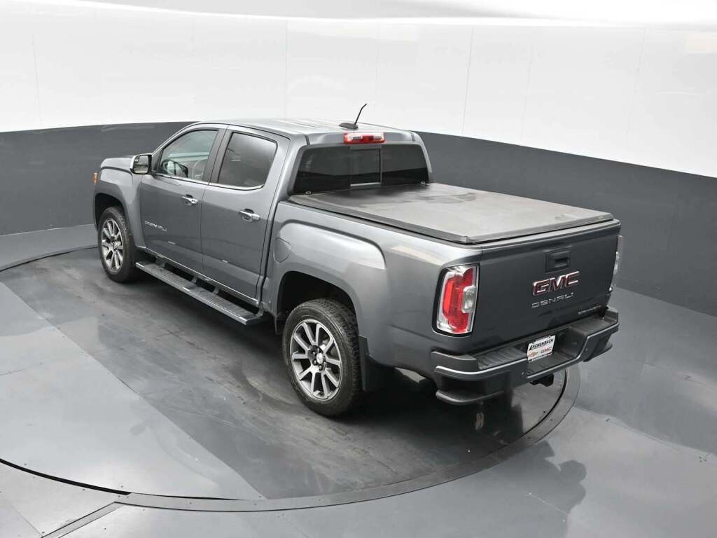 2022 GMC Canyon 4WD Crew Cab Short Box Denali