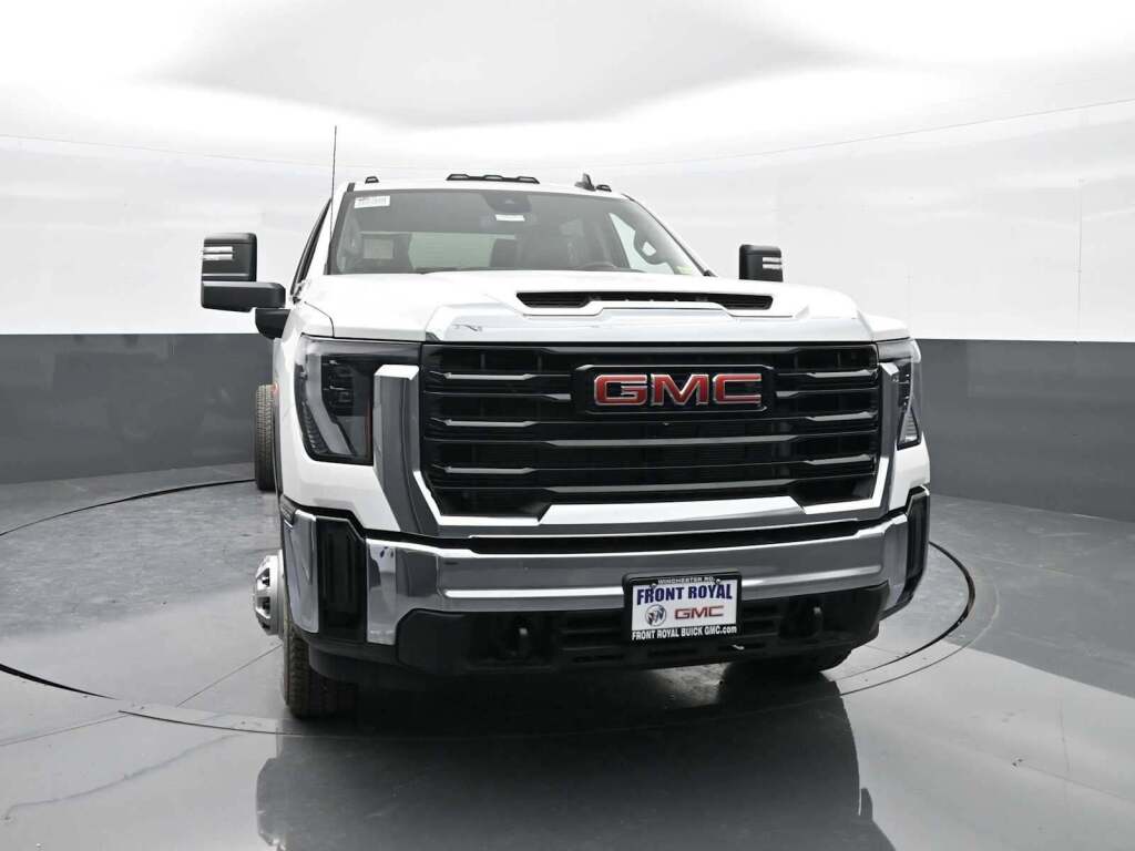 2025 GMC Sierra 3500HD Chassis Pro