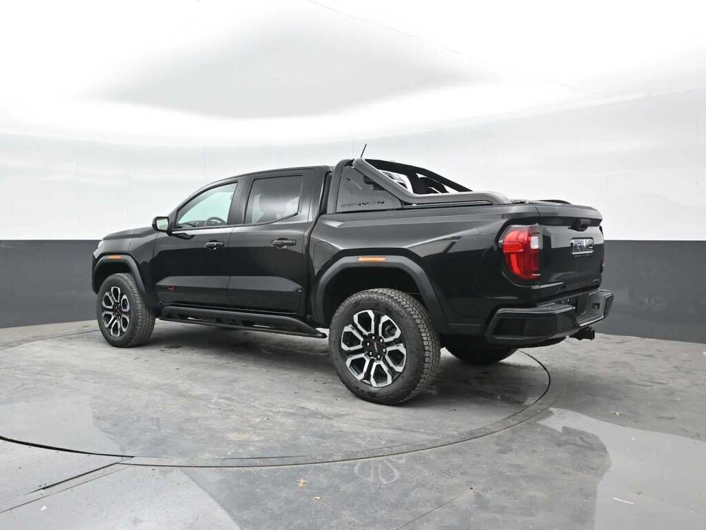 2025 GMC Canyon 4WD AT4