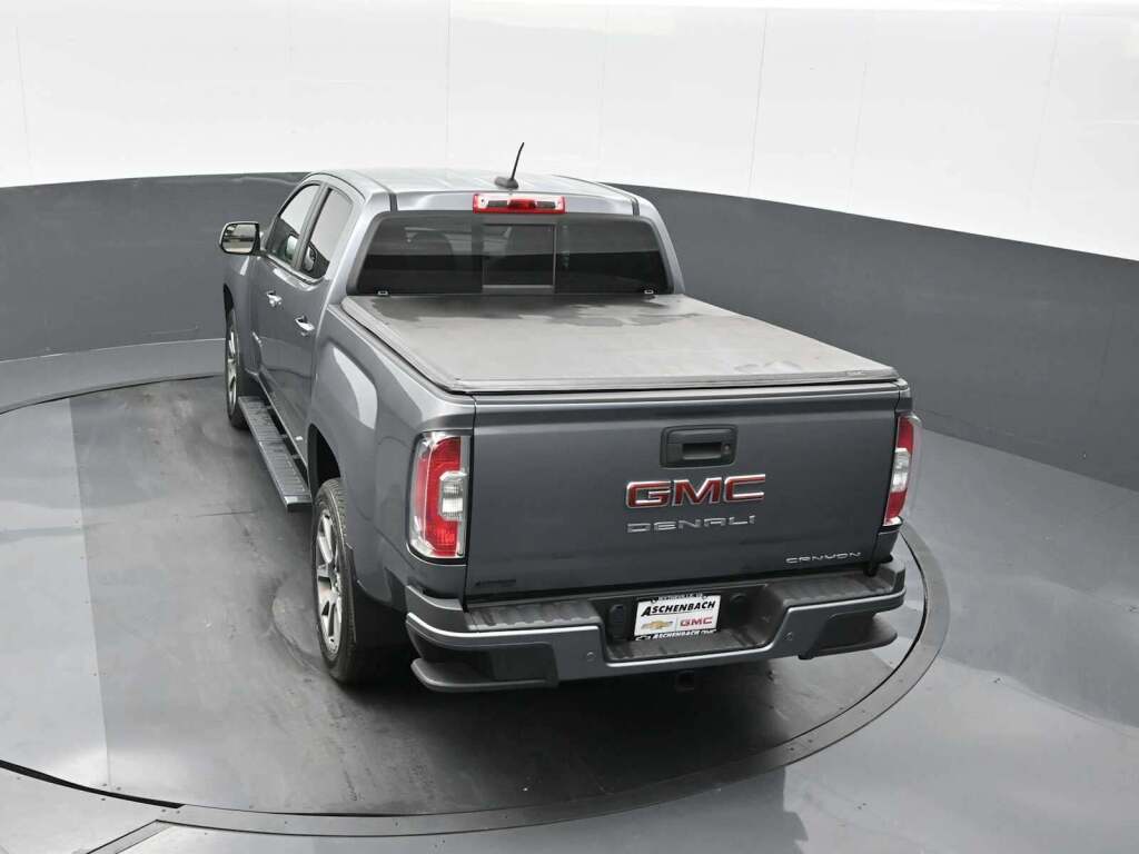2022 GMC Canyon 4WD Crew Cab Short Box Denali