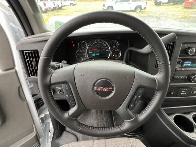 2023 GMC Savana Cutaway 4500 Van