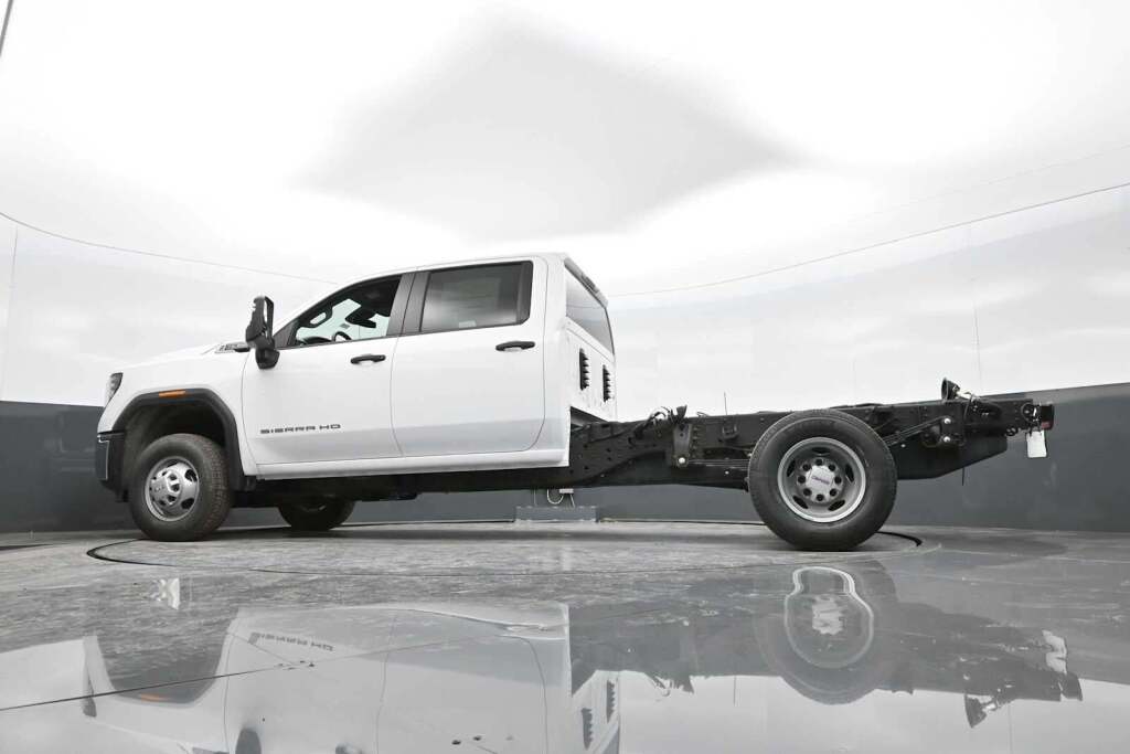 2025 GMC Sierra 3500HD Chassis Pro