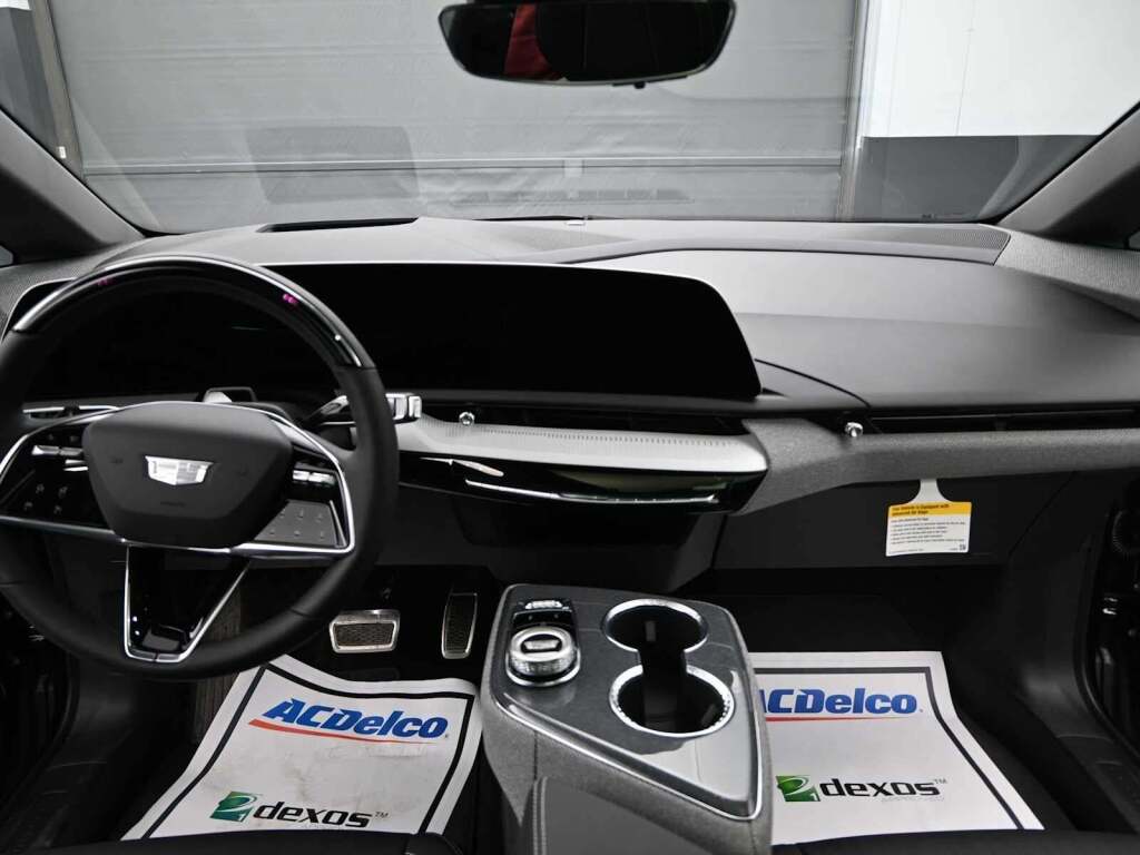 2025 Cadillac OPTIQ Sport 2 AWD