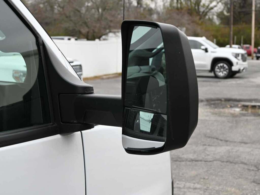 2023 GMC Savana Cutaway 4500 Van