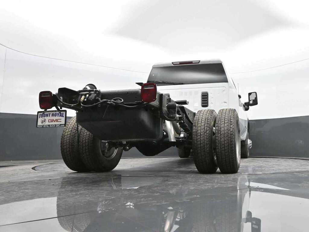 2025 GMC Sierra 3500HD Chassis Pro