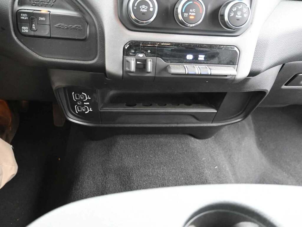 2024 Ram 2500 Big Horn Crew Cab 4x4 6'4" Box