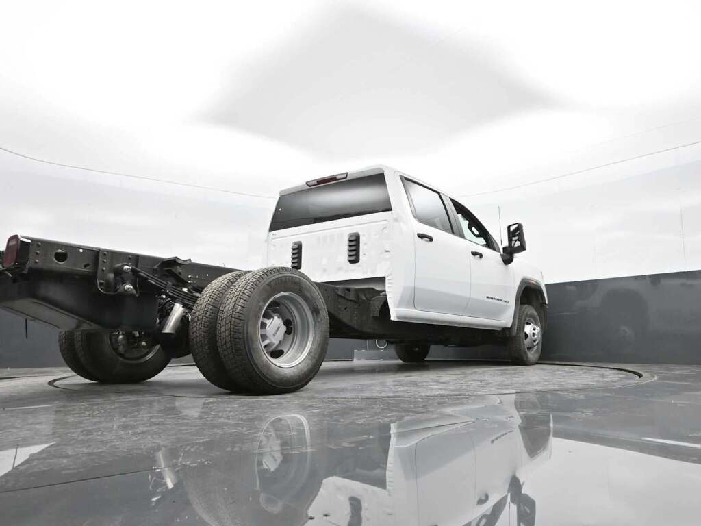 2025 GMC Sierra 3500HD Chassis Pro