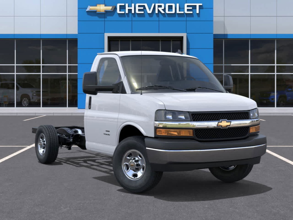 2025 Chevrolet Express Cutaway Work Van