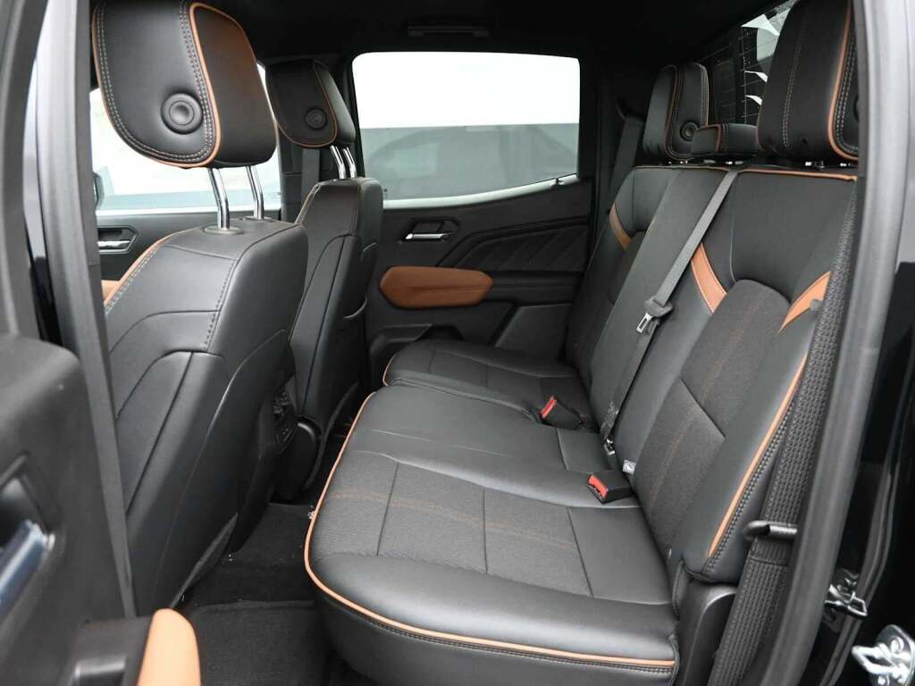 2025 GMC Canyon 4WD AT4