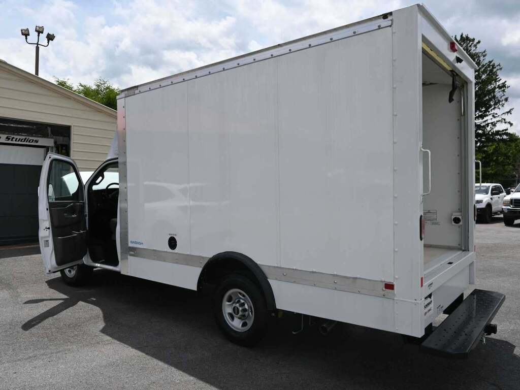 2023 GMC Savana Cutaway Work Van