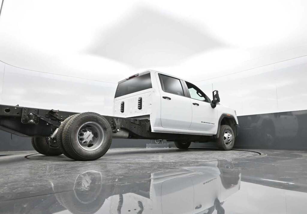 2025 GMC Sierra 3500HD Chassis Pro