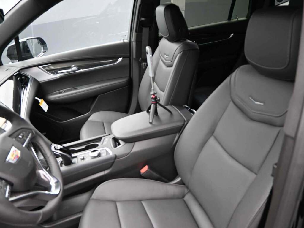 2025 Cadillac XT6 AWD Sport