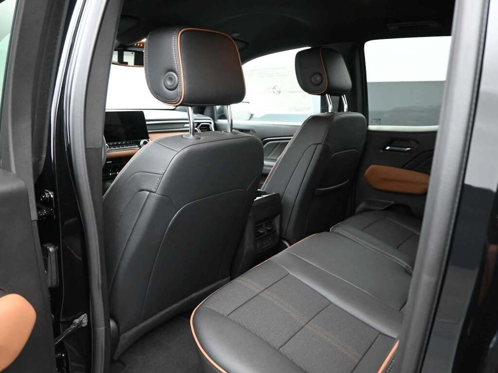 2025 GMC Canyon 4WD AT4