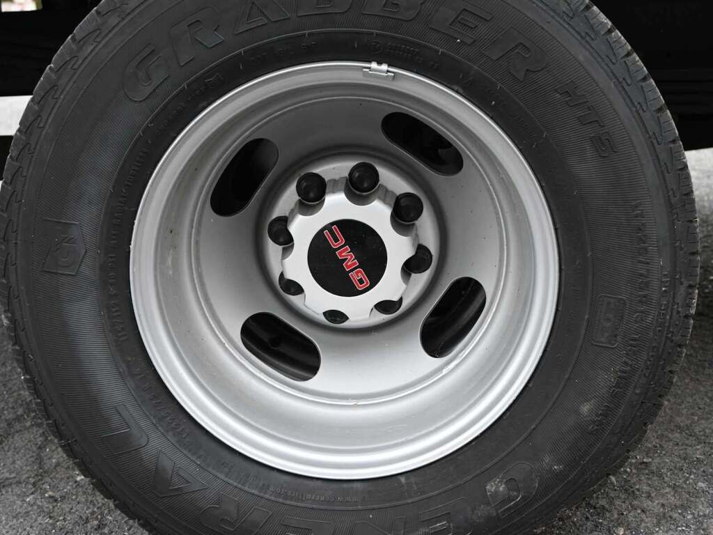 2023 GMC Savana Cutaway 4500 Van