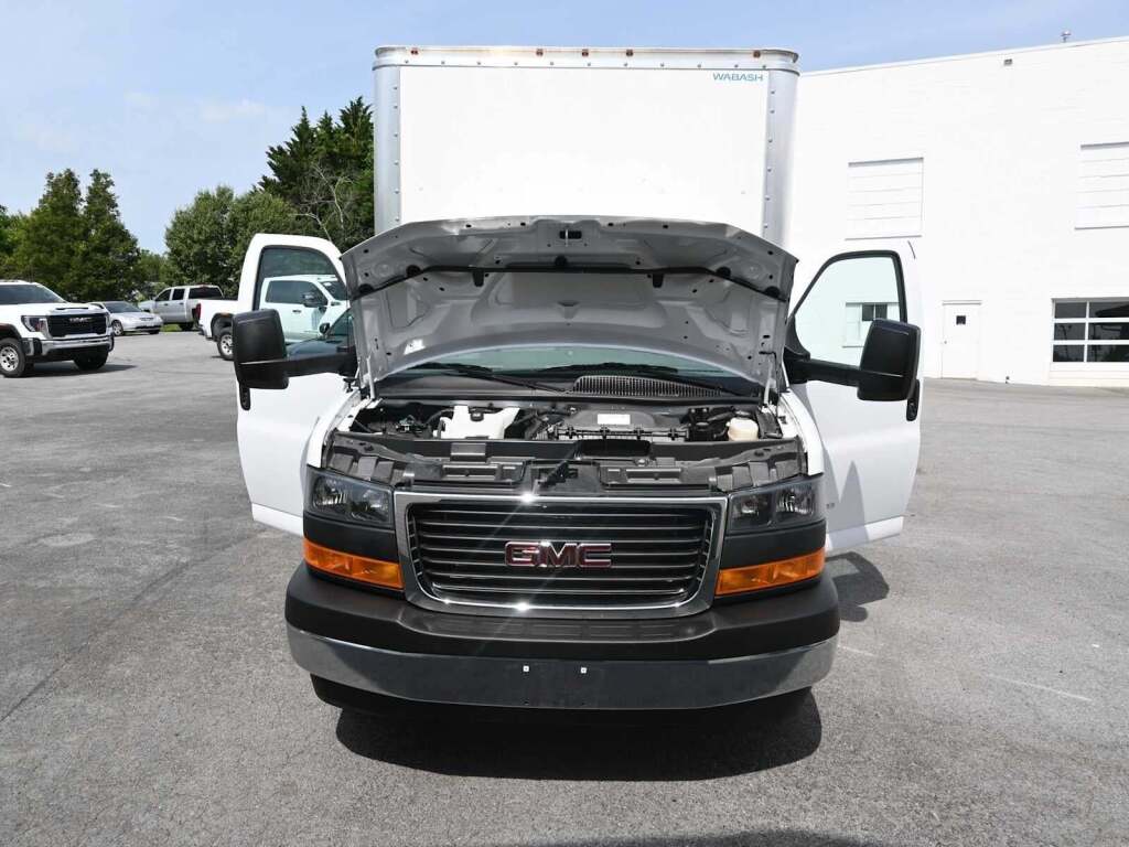 2023 GMC Savana Cutaway 4500 Van