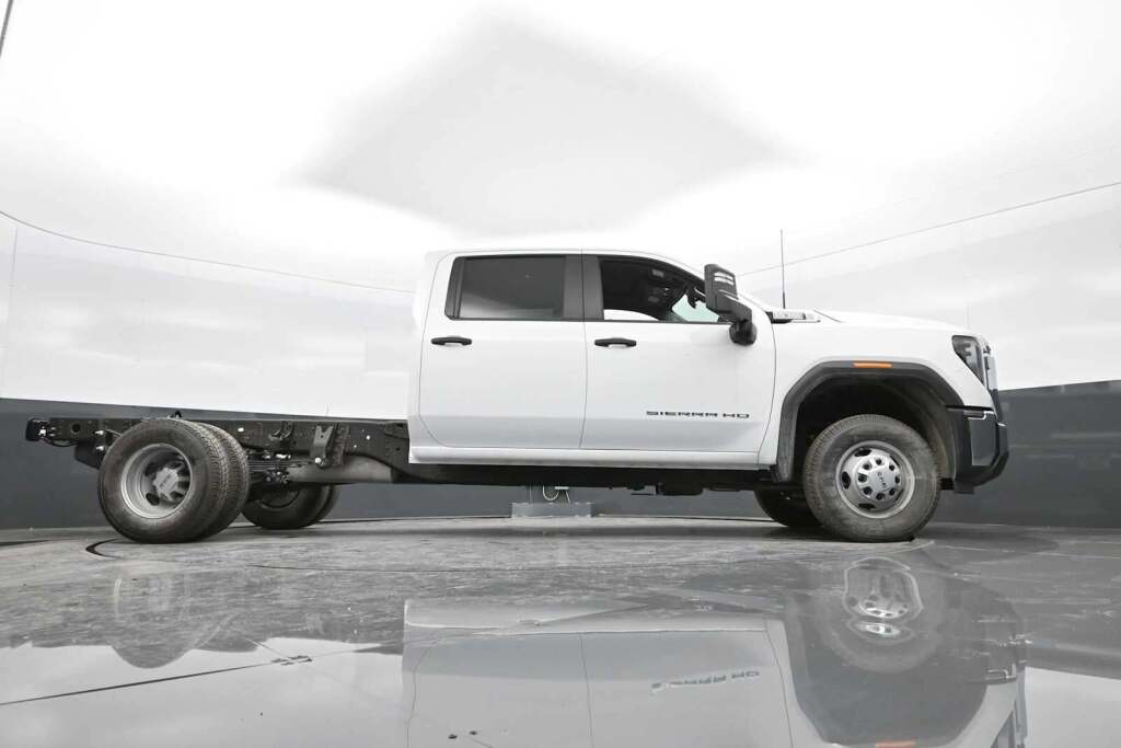 2025 GMC Sierra 3500HD Chassis Pro