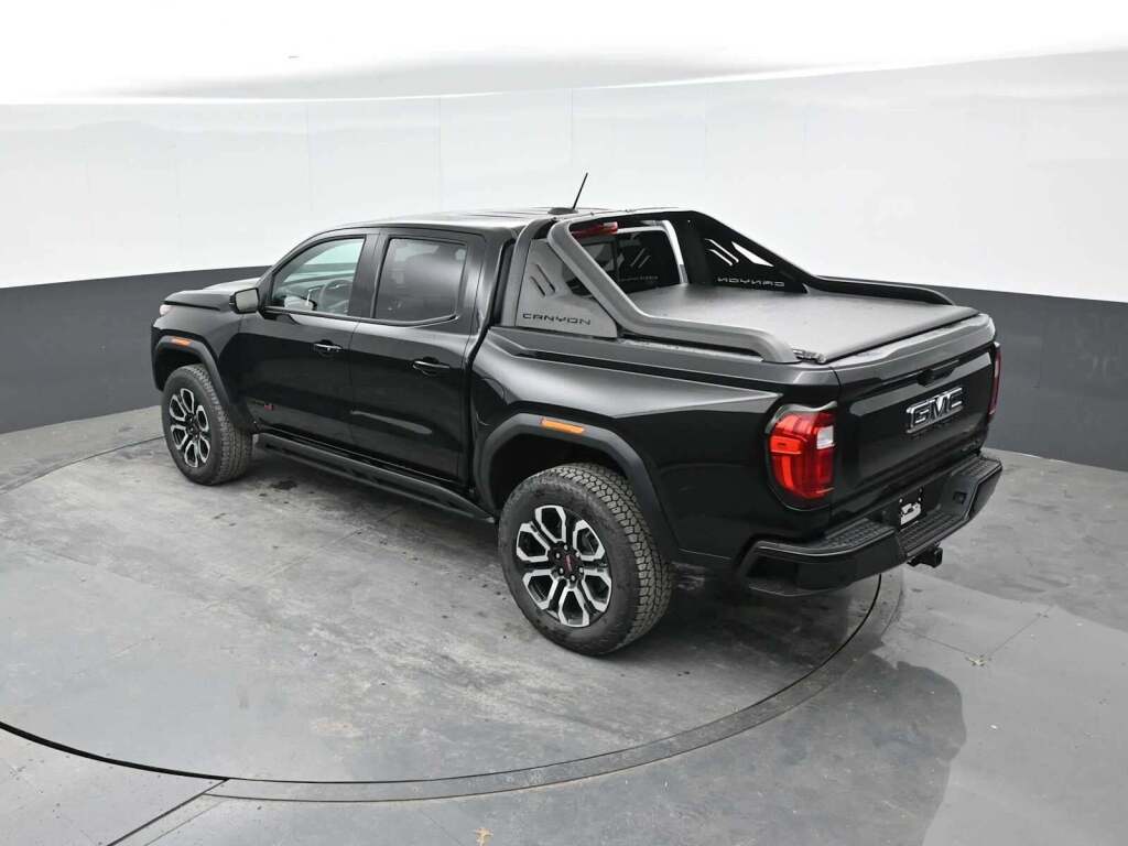2025 GMC Canyon 4WD AT4