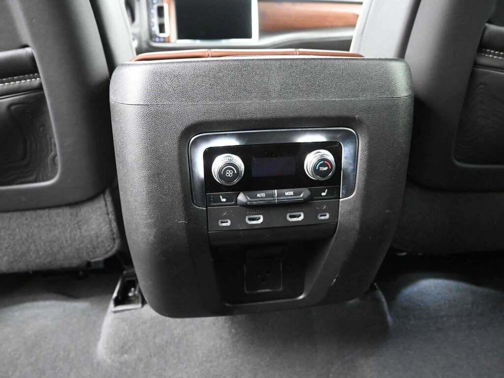 2023 GMC Yukon XL 4WD Denali Ultimate