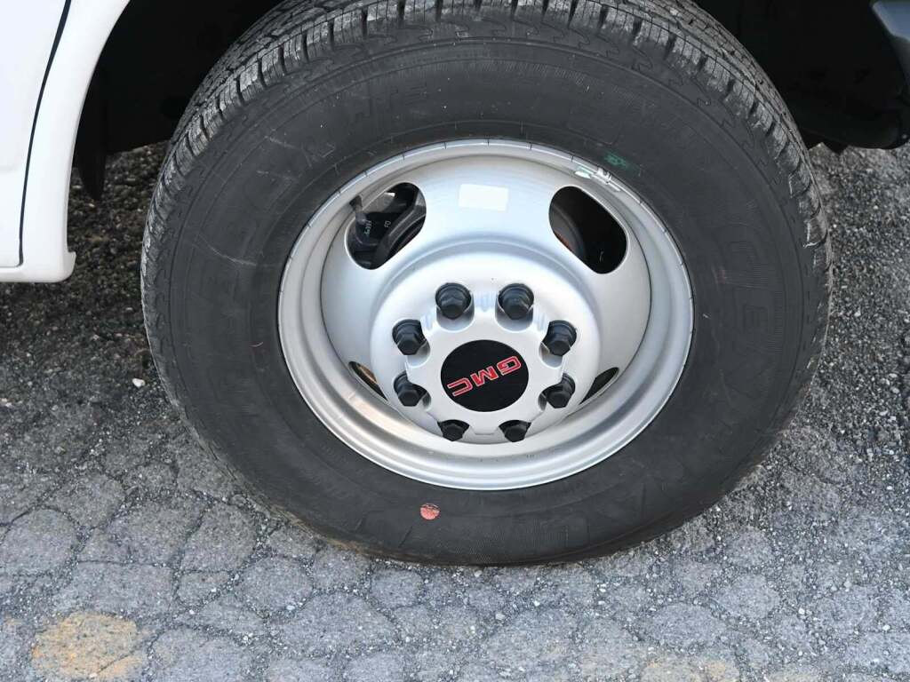 2023 GMC Savana Cutaway 4500 Van