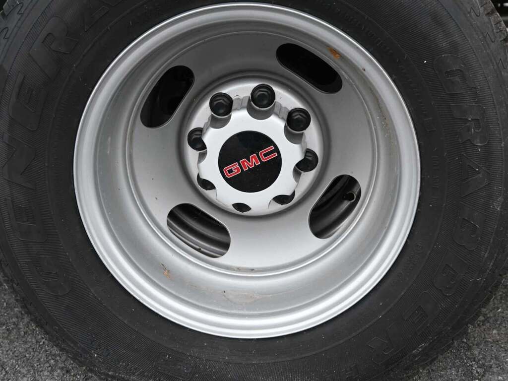 2023 GMC Savana Cutaway 4500 Van