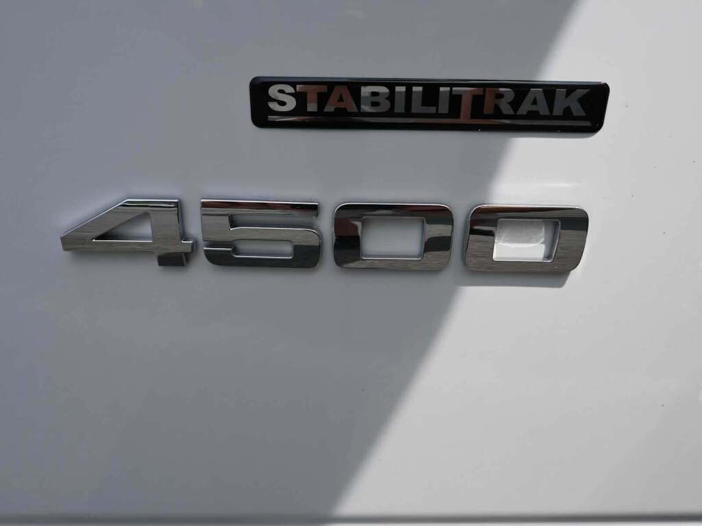 2023 GMC Savana Cutaway 4500 Van