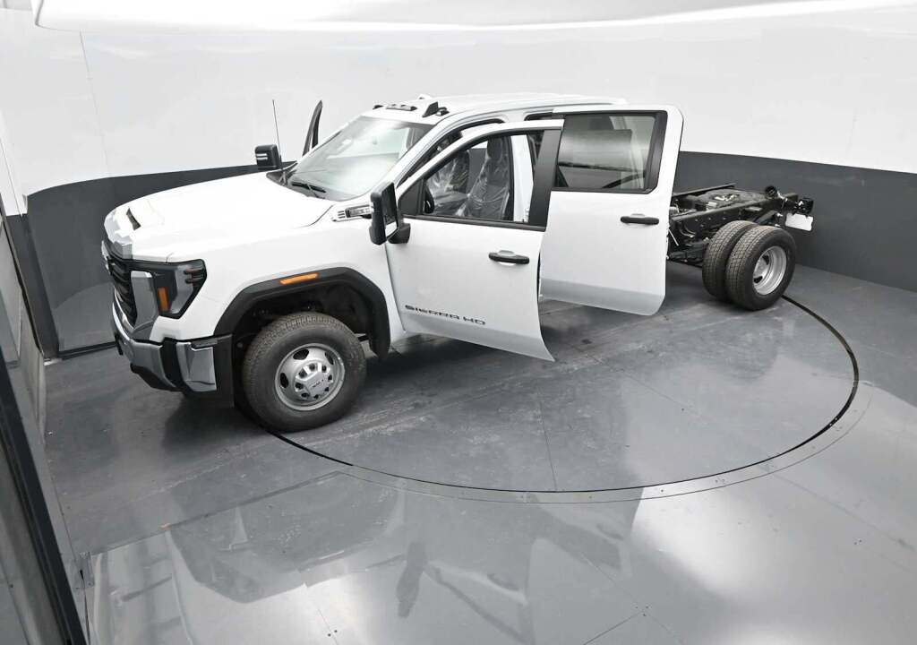 2025 GMC Sierra 3500HD Chassis Pro
