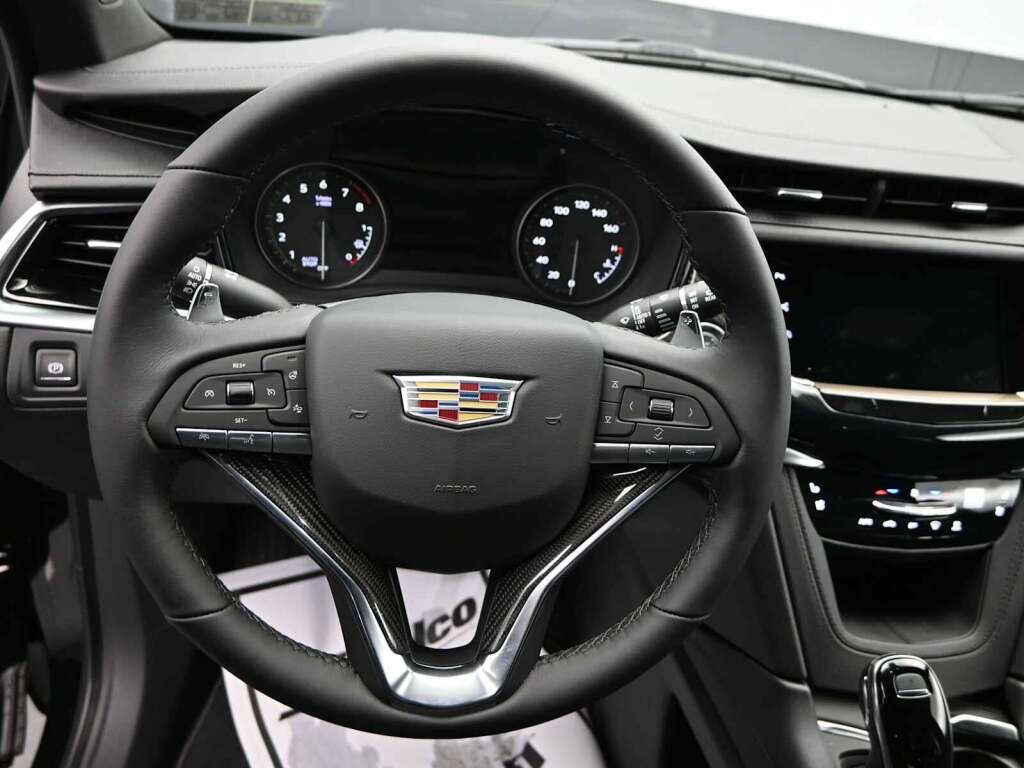 2025 Cadillac XT6 AWD Sport