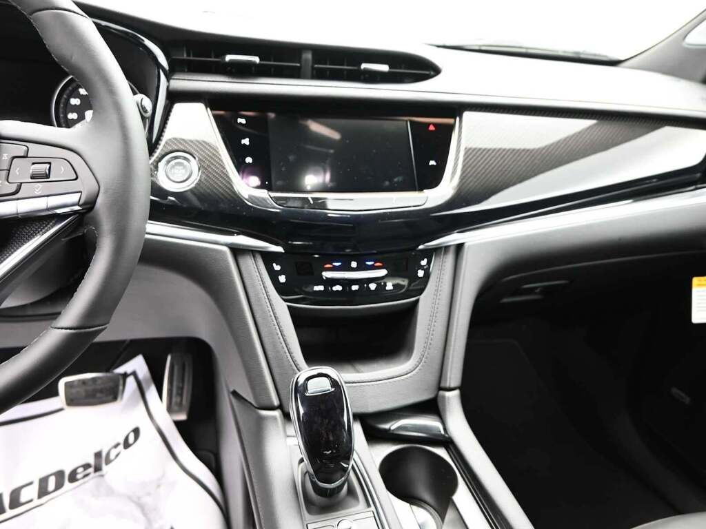 2025 Cadillac XT6 AWD Sport