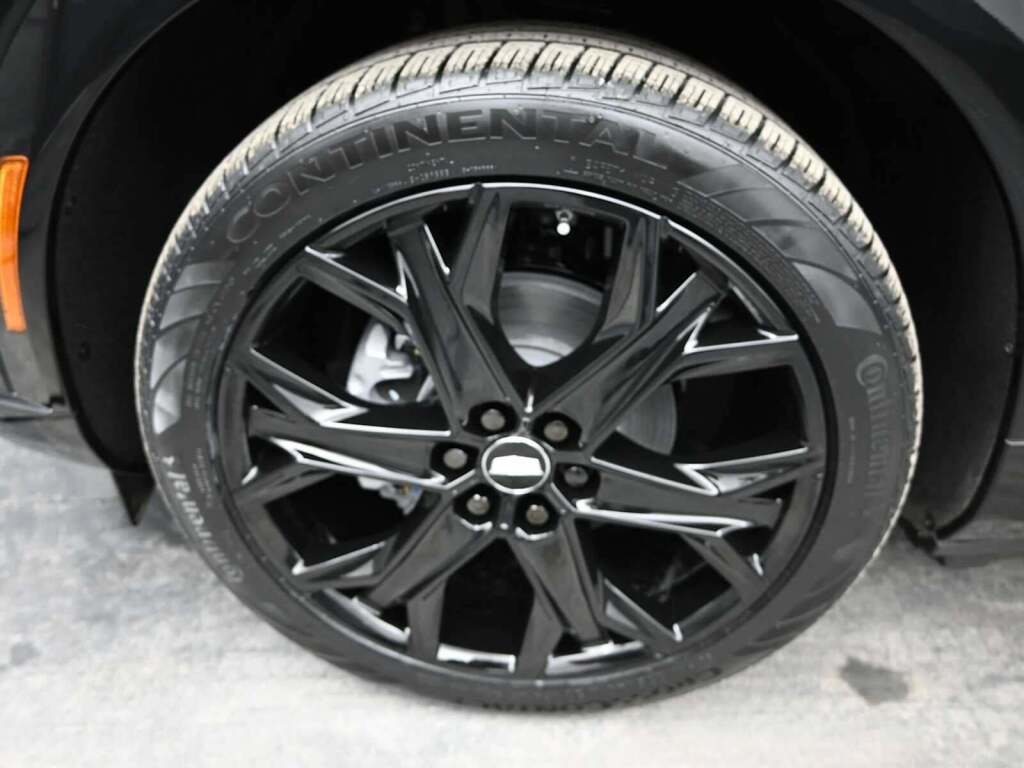 2025 Cadillac OPTIQ Sport 2 AWD